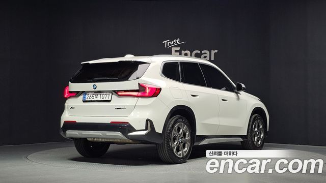 BMW X1 xDrive 20i xLine — пробег 21 867 км — фото 2 из 5