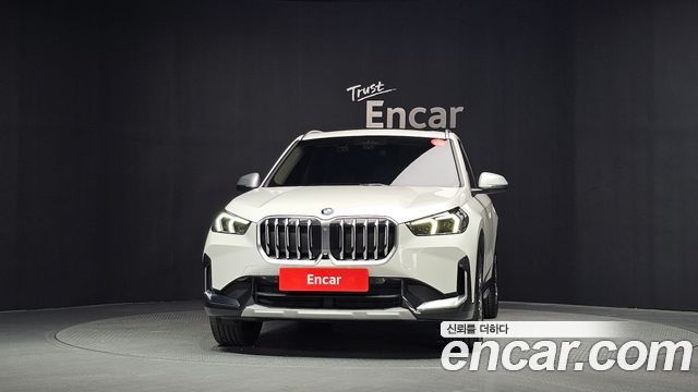 BMW X1 xDrive 20i xLine — пробег 21 867 км — фото 3 из 5