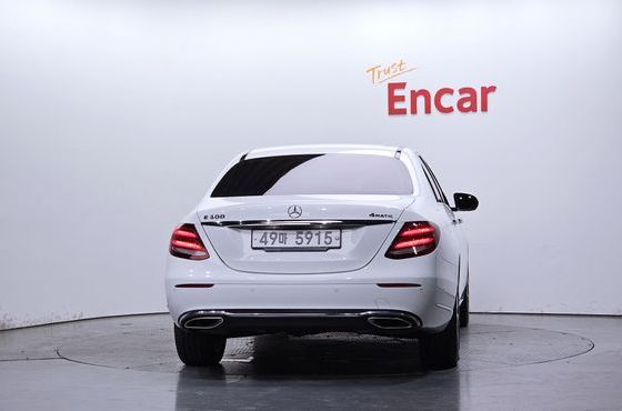 Mercedes-Benz E-Class E300 4MATIC Exclusive — пробег 114 908 км — фото 4 из 5