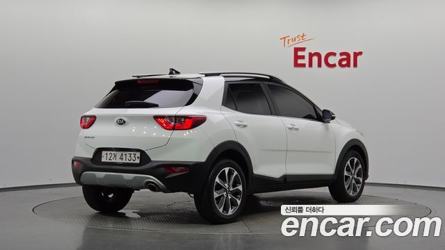 Kia Stonic из Кореи Encar