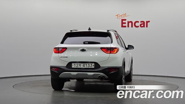 Kia Stonic из Кореи Encar
