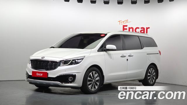Kia Carnival 9-seater Luxury — пробег 273 397 км — фото 1 из 5