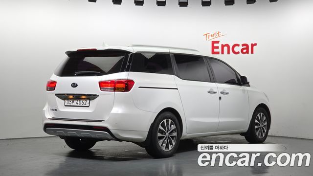 Kia Carnival 9-seater Luxury — пробег 273 397 км — фото 2 из 5