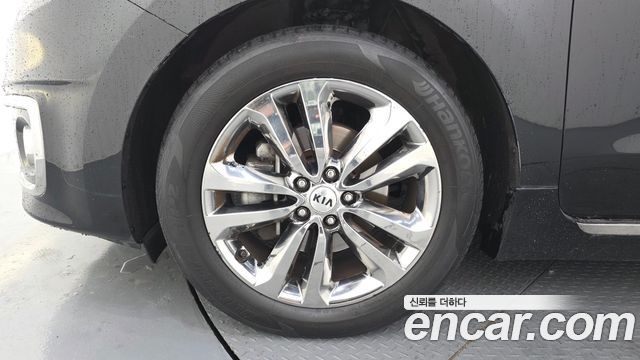 Kia Carnival из Кореи Encar