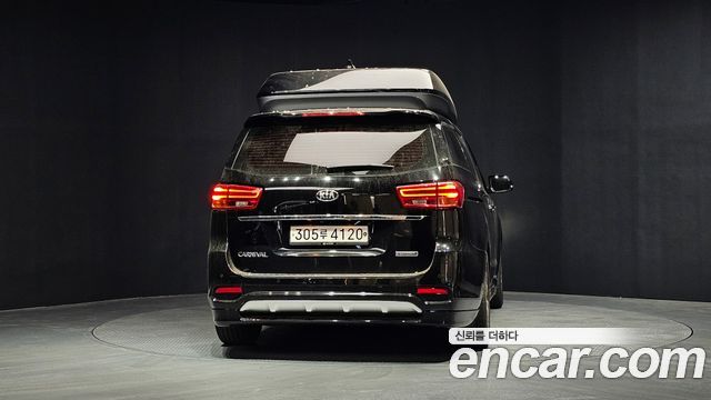 Kia Carnival из Кореи Encar