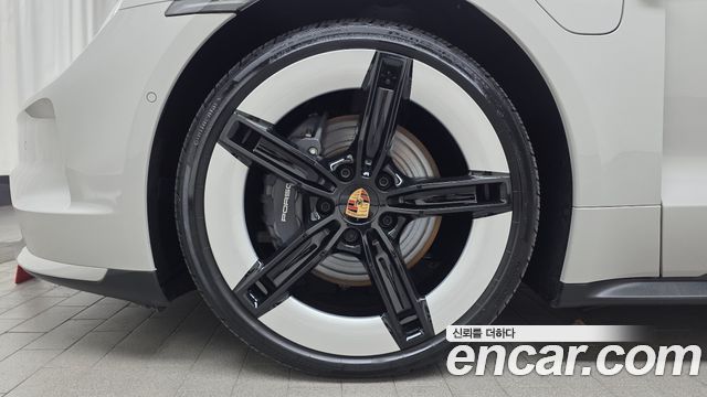 Porsche Taycan из Кореи Encar