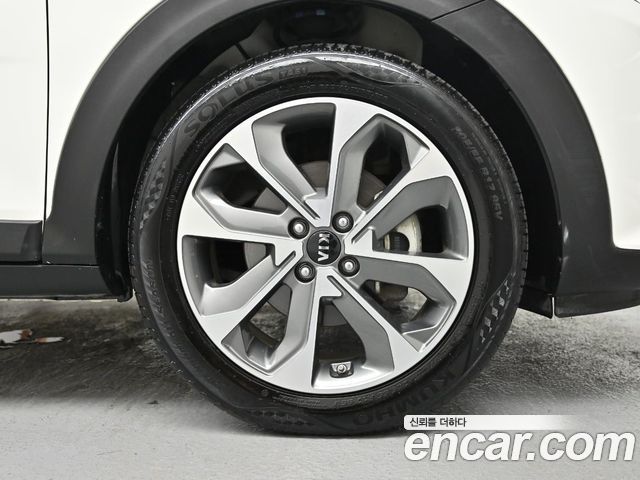 Kia Stonic из Кореи Encar