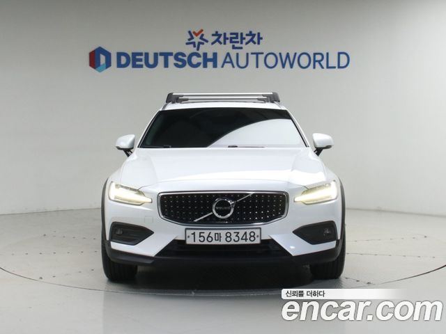 Volvo V60 T5 AWD — пробег 97 180 км — фото 3 из 5