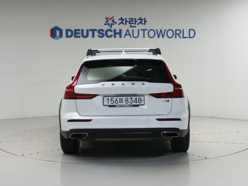 Volvo V60 T5 AWD — пробег 97 180 км — фото 4 из 5