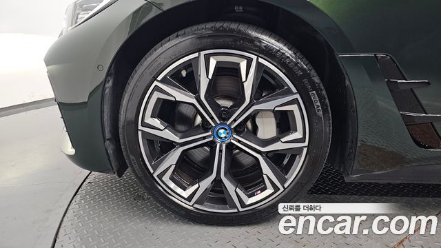 BMW i4 eDrive40 M Sports — пробег 86 518 км — фото 5 из 5