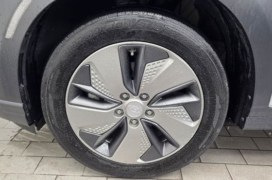 Hyundai Kona Premium — пробег 180 505 км — фото 5 из 5