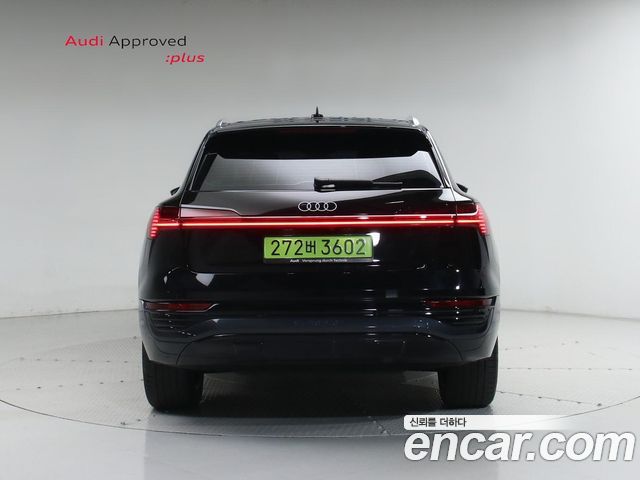 Audi Q8 e-tron 55 Quattro — пробег 17 275 км — фото 4 из 5