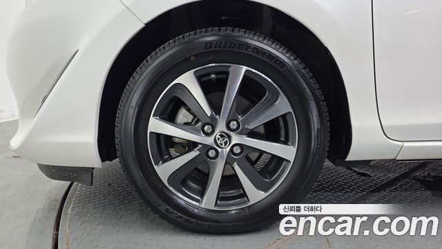 Toyota Prius из Кореи Encar