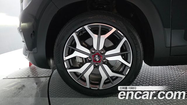 Kia Seltos из Кореи Encar