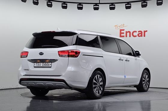 Kia Carnival 9-seater Luxury — пробег 149 930 км — фото 2 из 5