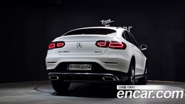 Mercedes-Benz GLC-Class GLC300e 4MATIC Coupe — пробег 26 347 км — фото 4 из 5