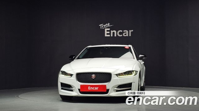 Jaguar XE 20t Prestige — пробег 139 964 км — фото 3 из 5