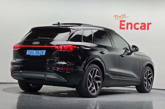 Audi Q6 e-tron Premium Quattro — пробег 5 282 км — фото 2 из 5
