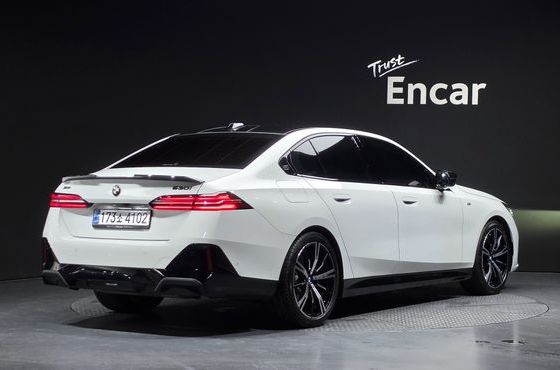 BMW 5-Series 530i xDrive M Sport — пробег 37 097 км — фото 2 из 5