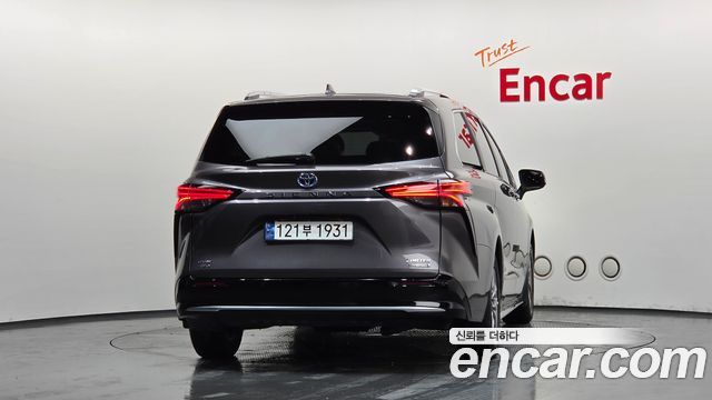 Toyota Sienna 2.5 Hybrid AWD — пробег 71 258 км — фото 4 из 5