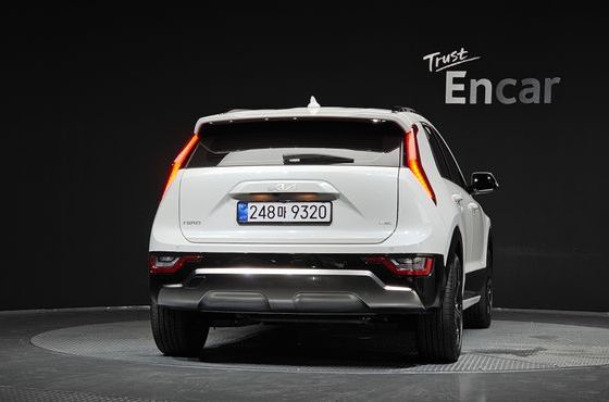 Kia Niro Signature — пробег 5 587 км — фото 4 из 5