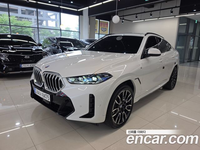 BMW X6 xDrive40i M Sport — пробег 10 300 км — фото 1 из 5