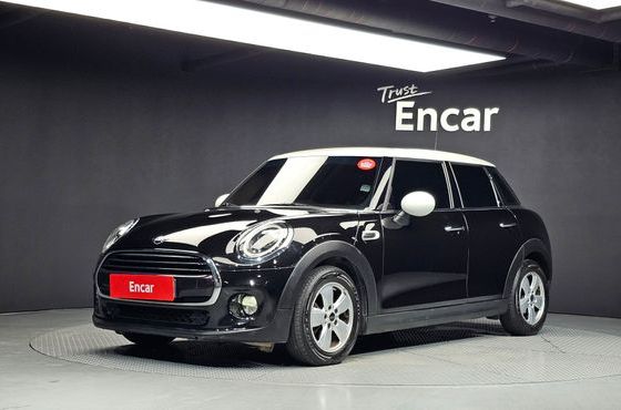 Mini Cooper 5Door Standard 3rd — пробег 148 459 км — фото 1 из 5