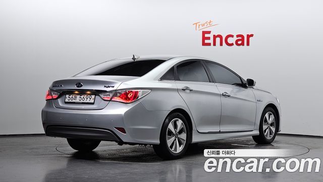 Hyundai Sonata 2.0 Premier — пробег 132 654 км — фото 2 из 5
