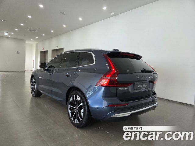 Volvo XC60 B5 Ultra Bright Air Sus — пробег 2 642 км — фото 2 из 5