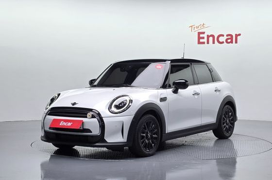 Mini Cooper 5Door Classic Third Generation — пробег 25 300 км — фото 1 из 5