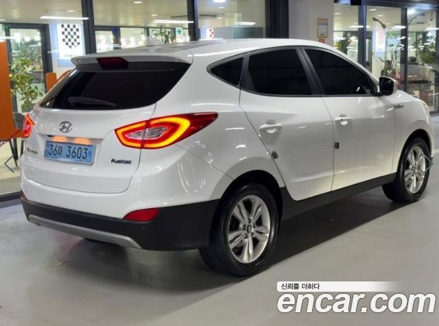 Hyundai Tucson Hydrogen(Fuel Cell) 2WD — пробег 127 006 км — фото 4 из 5