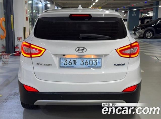 Hyundai Tucson Hydrogen(Fuel Cell) 2WD — пробег 127 006 км — фото 5 из 5