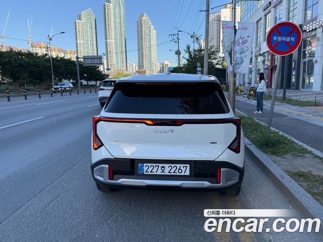 Kia Seltos HEV 1.6 2WD Trendy — пробег 2 338 км — фото 3 из 5