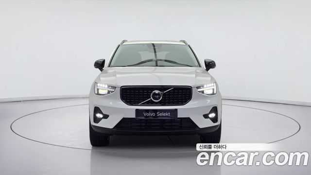 Volvo XC40 B4 Ultra Dark — пробег 437 км — фото 2 из 5