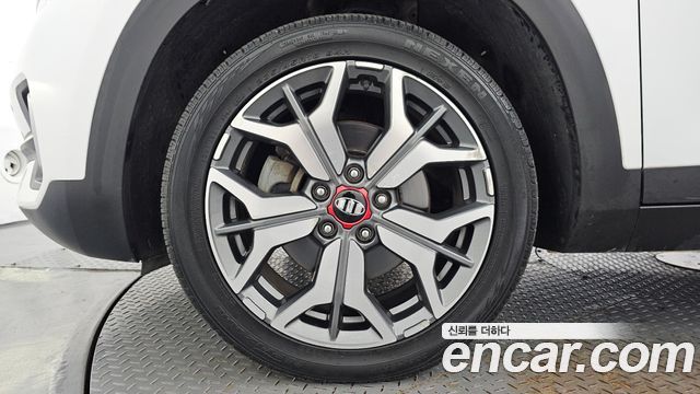 Kia Seltos из Кореи Encar