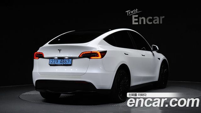 Tesla Model Y RWD — пробег 49 819 км — фото 2 из 5