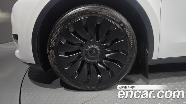 Tesla Model Y RWD — пробег 49 819 км — фото 5 из 5