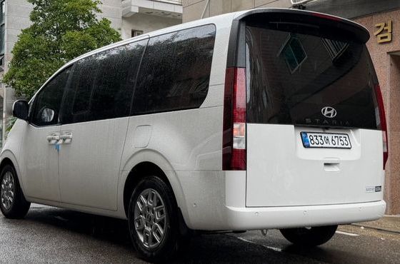 Hyundai Staria L3.5 Cargo 5-Seater Modern — пробег 800 км — фото 2 из 5