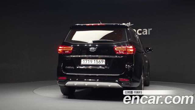 Kia Carnival из Кореи Encar