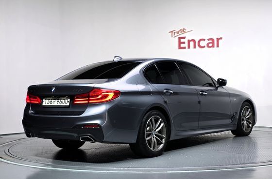 BMW 5-Series 520d xDrive M Sport Package Plus — пробег 164 822 км — фото 2 из 5