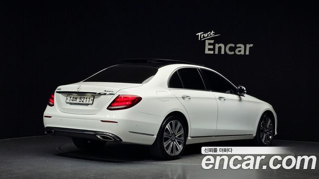Mercedes-Benz E-Class E400 4MATIC Exclusive — пробег 123 970 км — фото 2 из 5