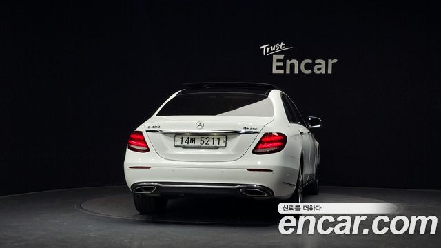 Mercedes-Benz E-Class E400 4MATIC Exclusive — пробег 123 970 км — фото 4 из 5