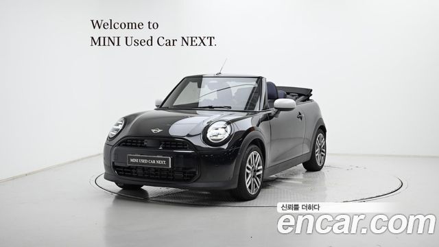 Mini Cooper Essential — пробег 4 056 км — фото 1 из 5