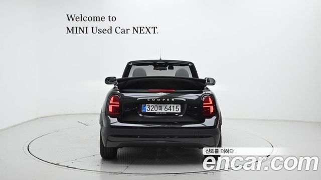 Mini Cooper Essential — пробег 4 056 км — фото 4 из 5