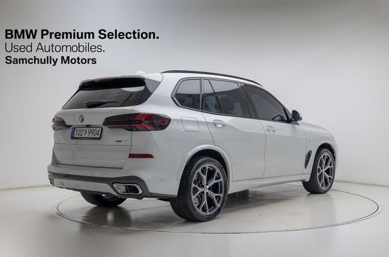 BMW X5 xDrive 40i M Sport — пробег 4 076 км — фото 4 из 5