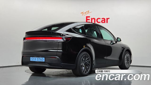 Tesla Model Y L Long Range AWD — пробег 39 км — фото 2 из 5
