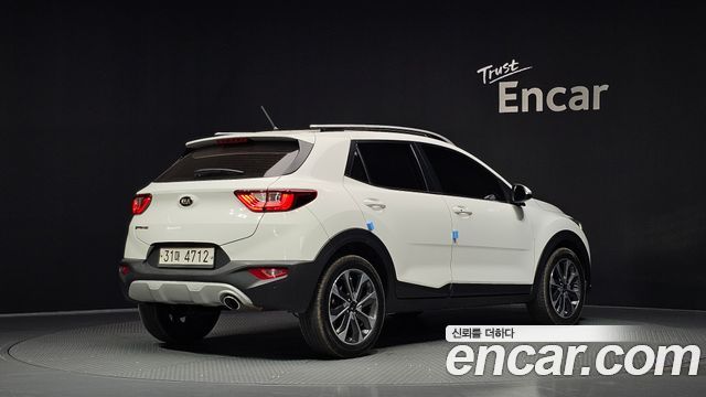 Kia Stonic из Кореи Encar
