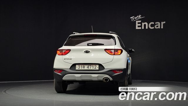 Kia Stonic из Кореи Encar
