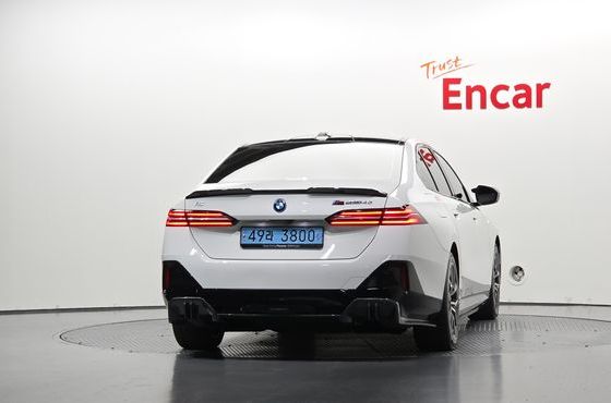 BMW i5 eDrive 40 M Sport — пробег 38 311 км — фото 4 из 5