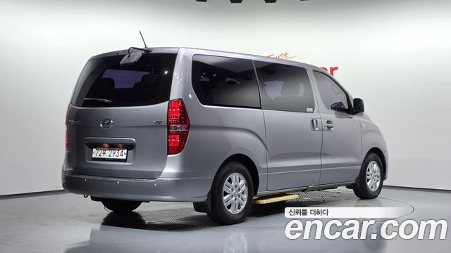 Hyundai Starex 12-Seater Wagon Smart — пробег 179 602 км — фото 2 из 5